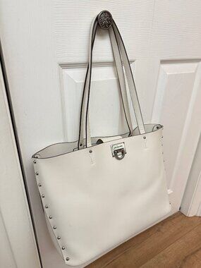 White Michael Kors MANHATTAN - Smooth Leather Shoulder Bag - LIGHT CREAM